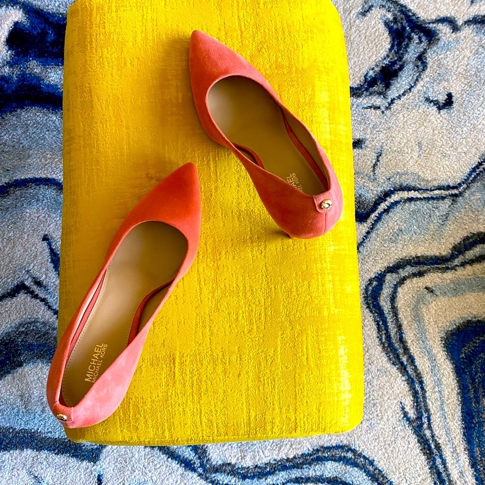 Coral pink Michael Kors size 9 pumps
